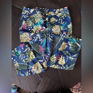 Chico's Navy Tropical Print Cropped Pants